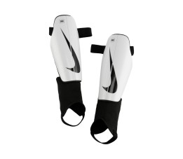 Ochraniacze piłkarskie Nike Charge białe DX4608 100